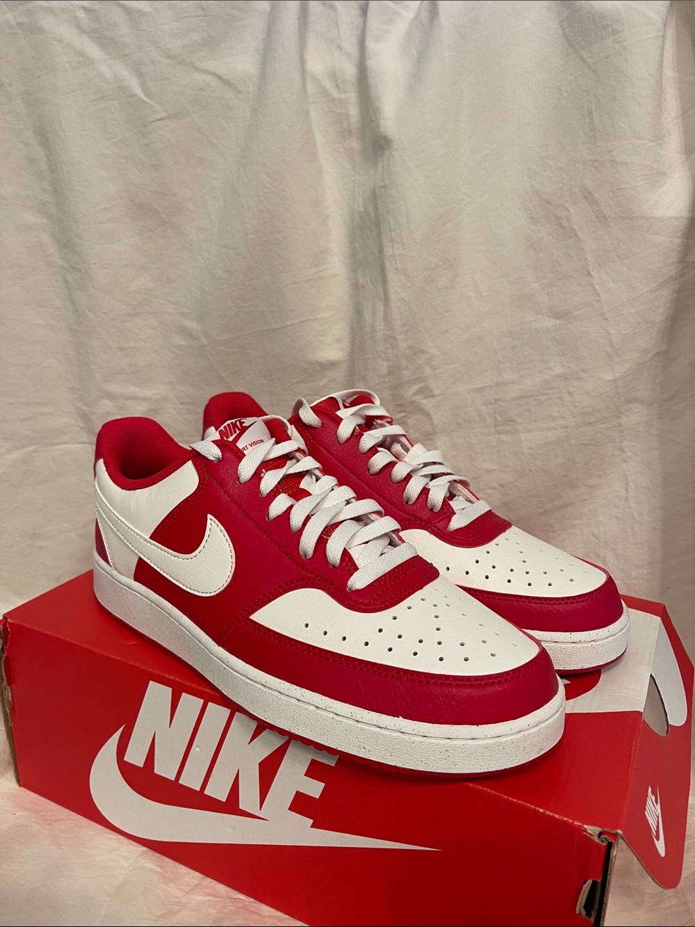 Nike Men’s Low-Top Court Vision Sneakers in Red and White